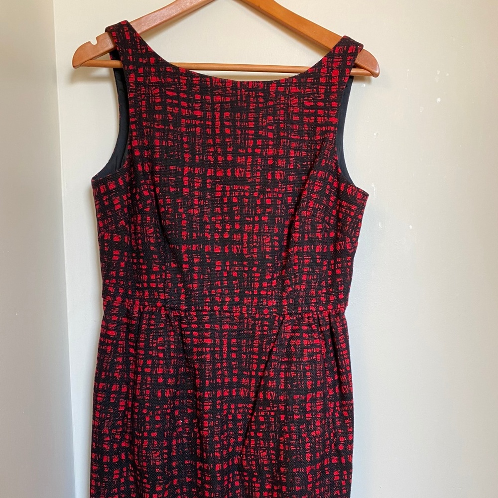 Sleeveless Office Dress with Pockets